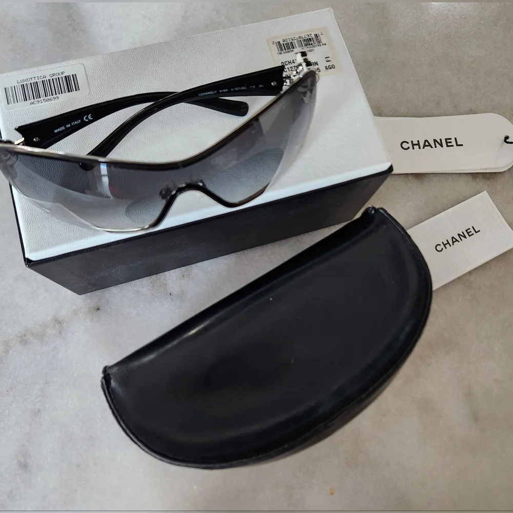 Chanel 4164 Camellia White Enamel Black Sunglasses AUTHENTIC - Picture 9 of 10